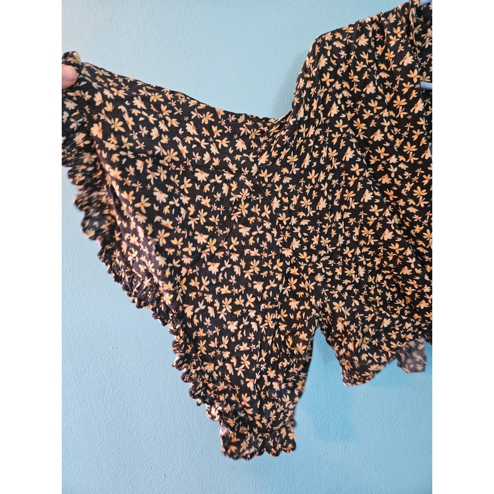 Free People Calisto printed boho blouse in a blackbird combo floral pattern. S - Picture 5 of 6